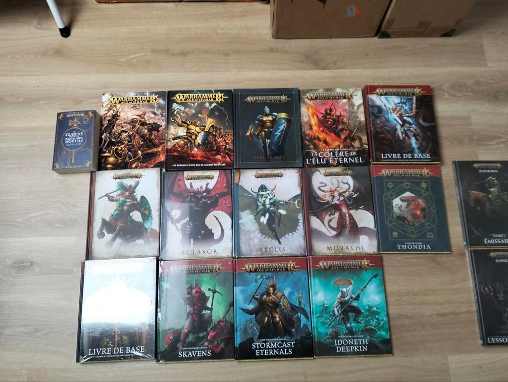 Lot de 20 livres Warhammer AoS version française neuf., Enlèvement, Neuf, Warhammer, Livre ou Catalogue