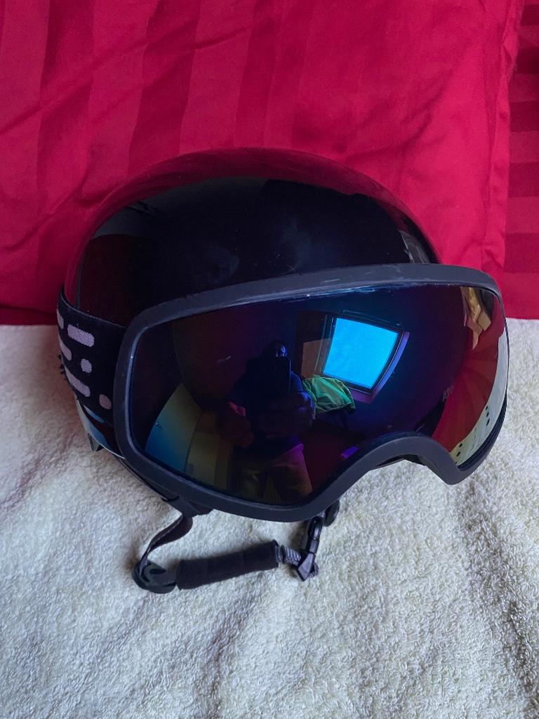 Atomic ski helm met bijhorende bril maat small, Sport en Fitness, Skiën en Langlaufen, Ophalen, Zo goed als nieuw, Ski, Atomic