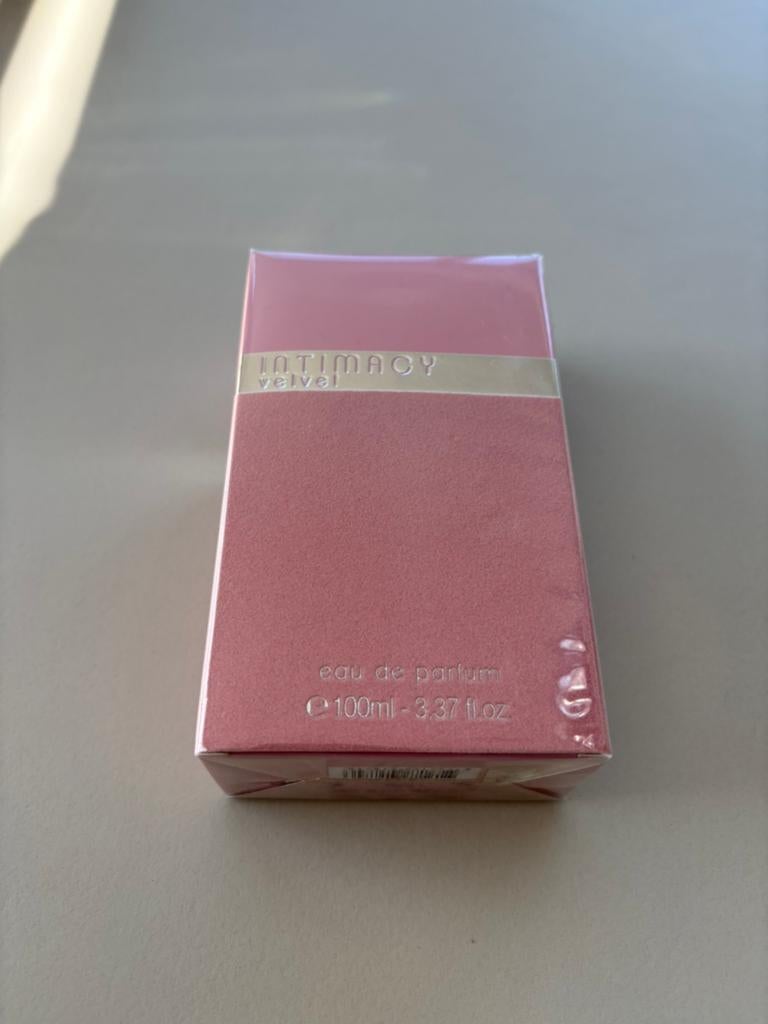 Intimacy Velvet eau de parfum 100ml, Ophalen, Zo goed als nieuw