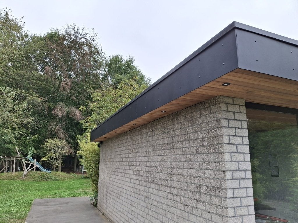 Dakrand/Daktrim, Doe-het-zelf en Bouw, Dakpannen en Dakbedekking, Ophalen, Kunststof, Zwart, Overige typen