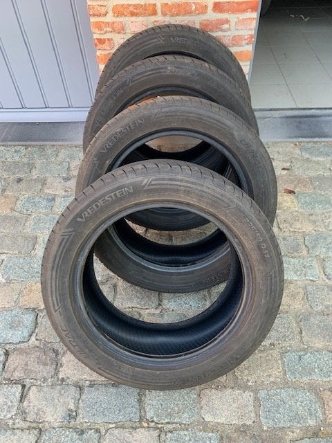 4 pneus d'été Vredestein, taille 215/55R17, 5 mm profondeur, Véhicule de tourisme, Pneus été, Enlèvement, Utilisé