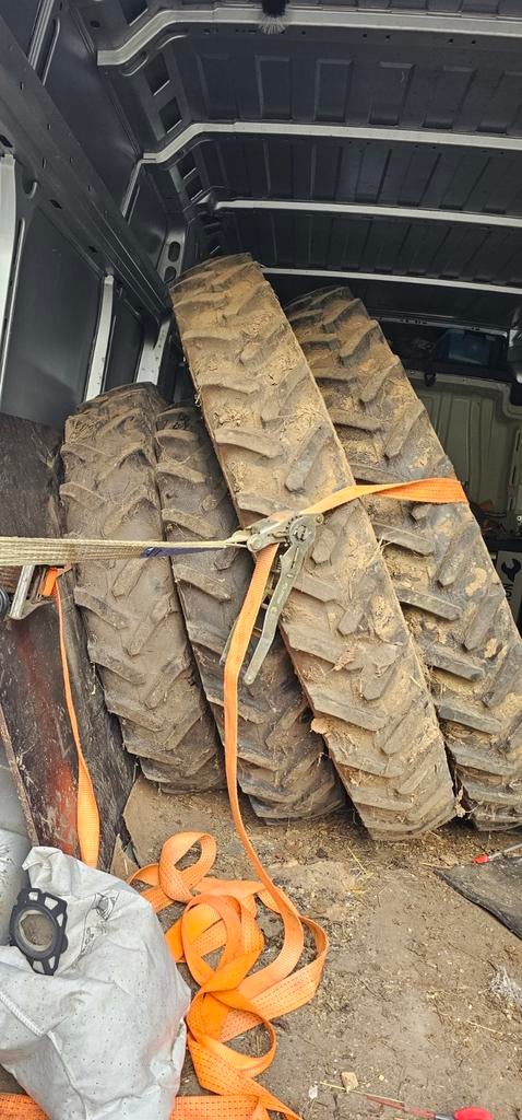 Jantes de tracteur avec pneus, voie étroite., Articles professionnels, Enlèvement