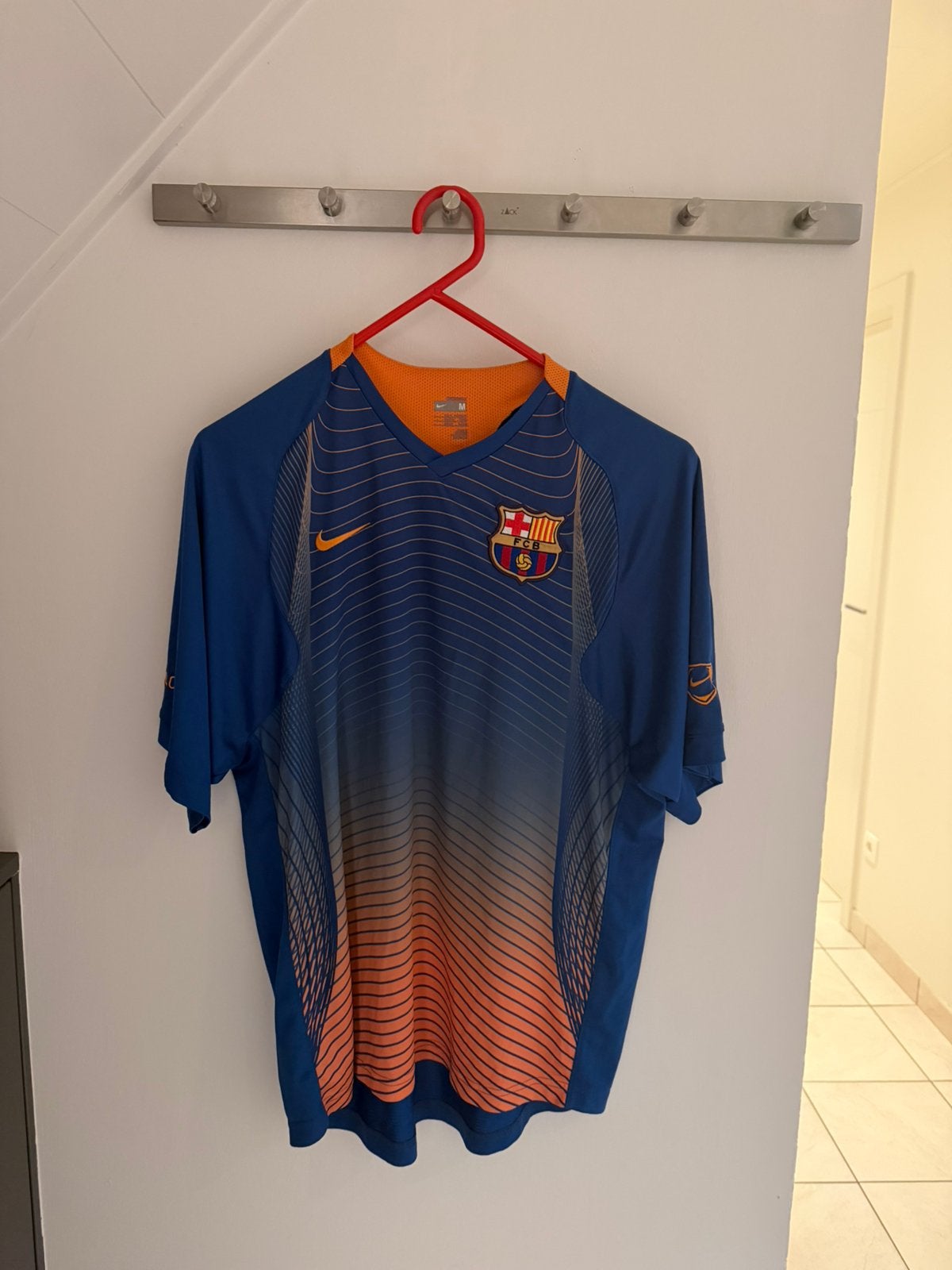 FC Barcelona trainingsshirt 2007/08, Sport en Fitness, Voetbal, Maat M, Ophalen of Verzenden, Zo goed als nieuw, Shirt