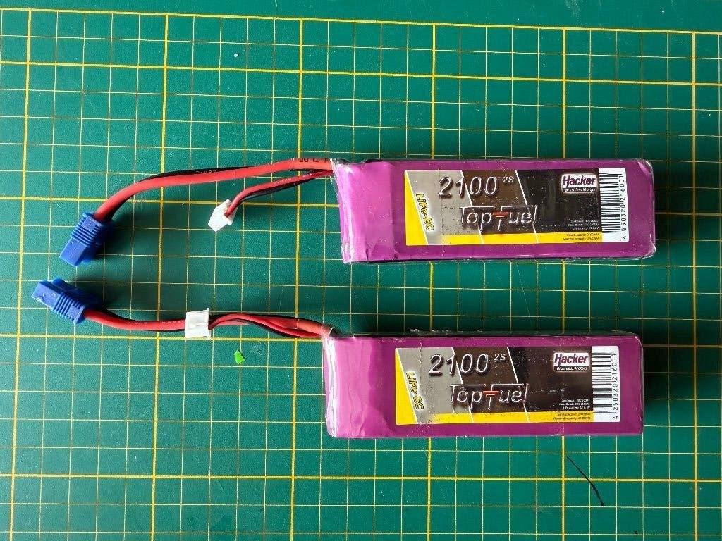 2 batteries réceptrices Hacker TopFuel LiFe 2S 2100 mAh- EC3, Enlèvement ou Envoi, Comme neuf