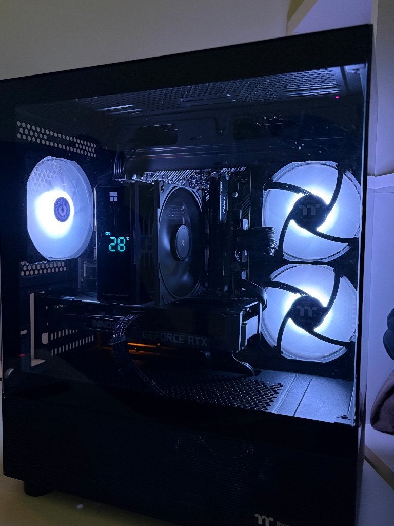 Game PC | RTX 3060 12gb | Prijs Bespreekbaar, Informatique & Logiciels, Ordinateurs de bureau, Comme neuf, 3 à 4 Ghz, SSD, 16 GB