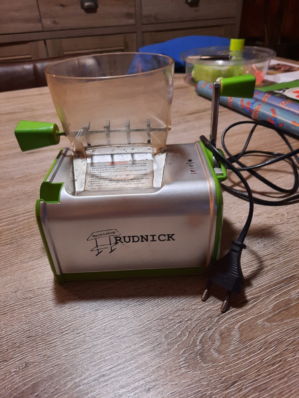 Elektrisch sigarettenmachine, Enlèvement