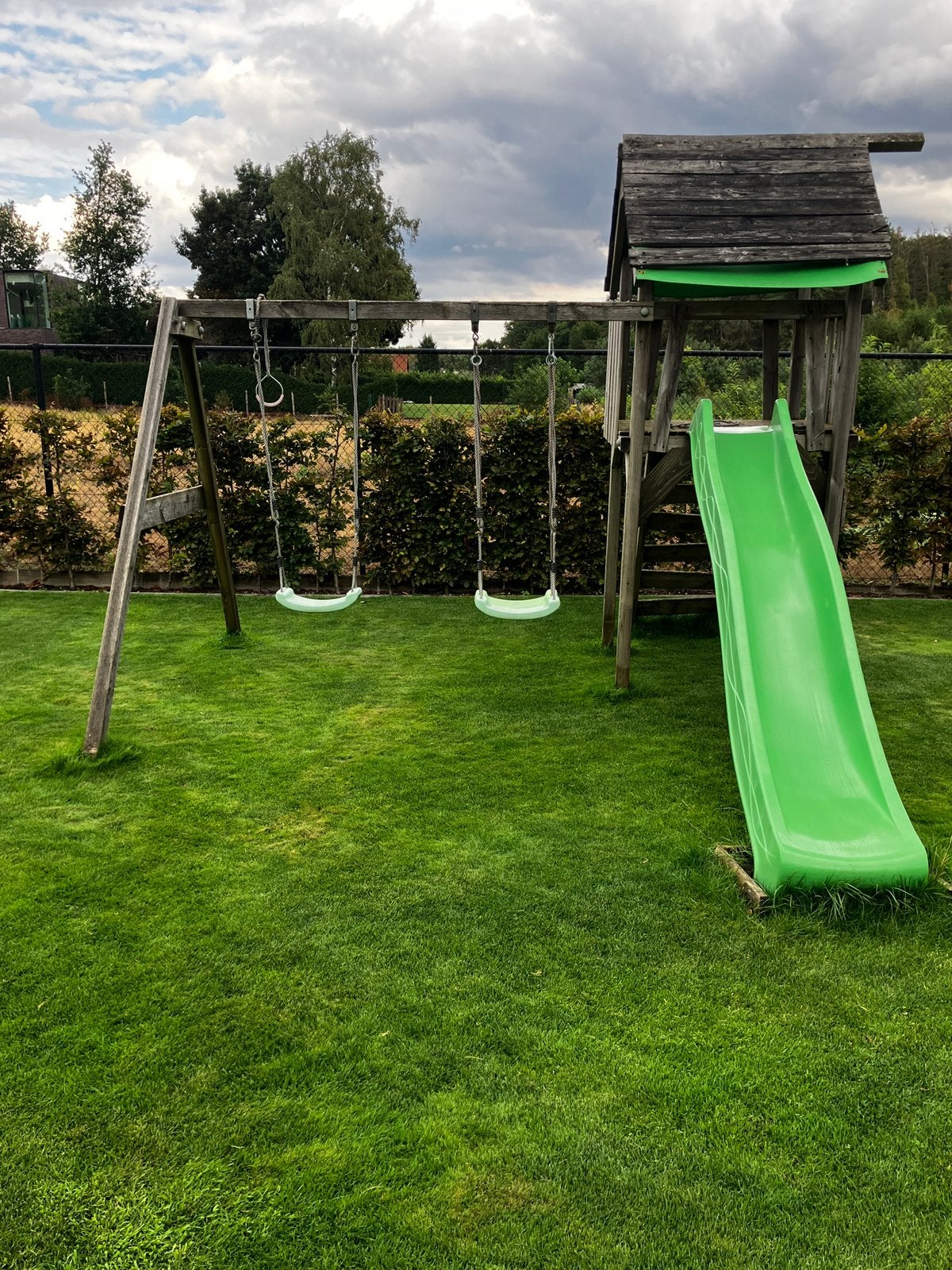 Speeltuig met schommels / ringen en glijbaan, Kinderen en Baby's, Speelgoed | Buiten | Speeltoestellen, Ophalen, Gebruikt