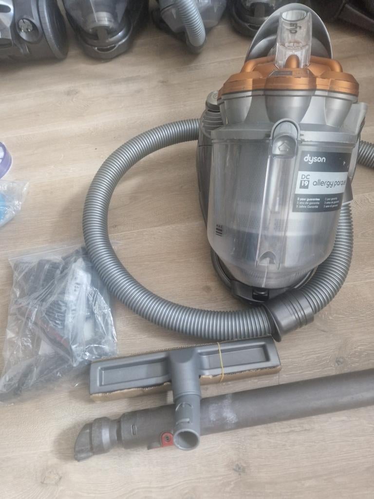 Dyson DC19 met nieuwe motor en filters, Electroménager, Aspirateurs, Enlèvement, Dyson