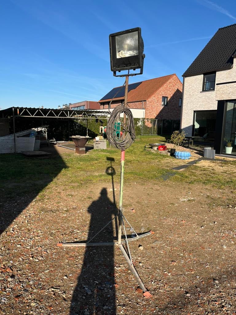 Degelijke werflamp, Doe-het-zelf en Bouw, Ophalen, Zo goed als nieuw