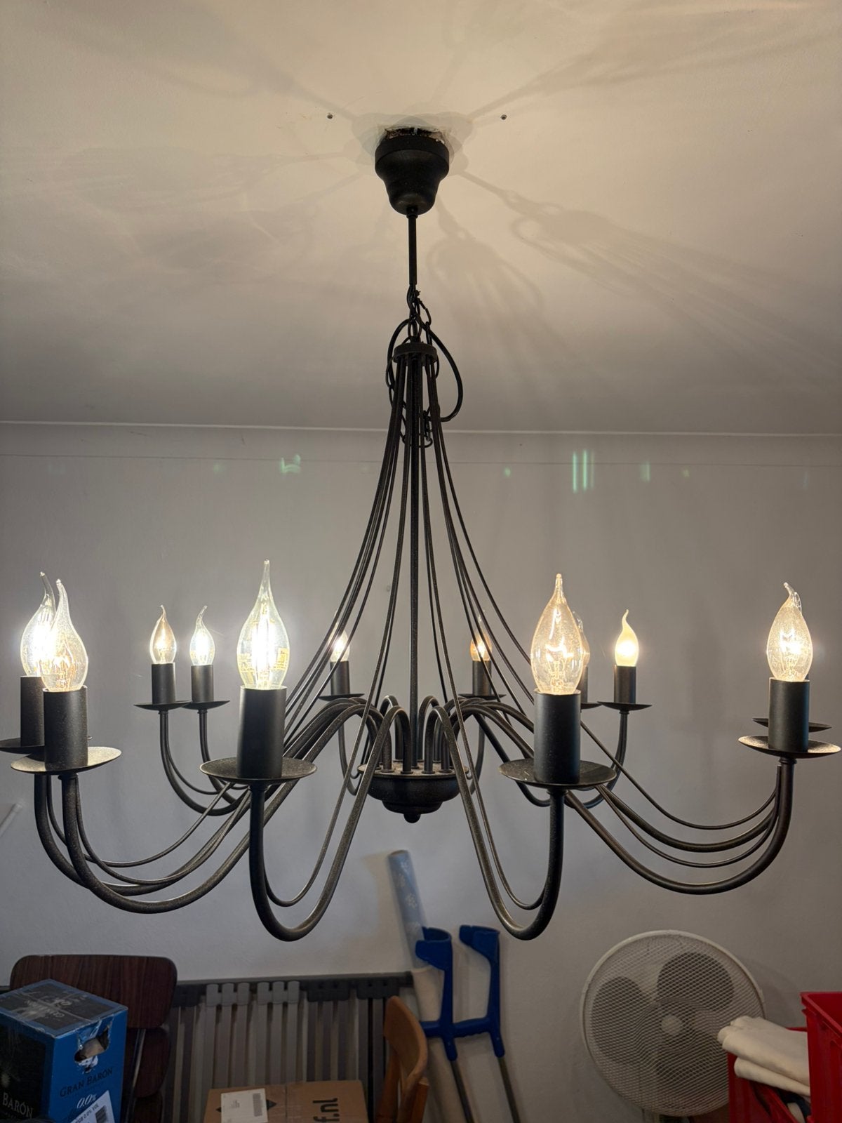Grote zwarte metalen kroonluchter  – Ø 90 cm, Huis en Inrichting, Lampen | Kroonluchters, Ophalen, Gebruikt, Metaal, E14 (klein)