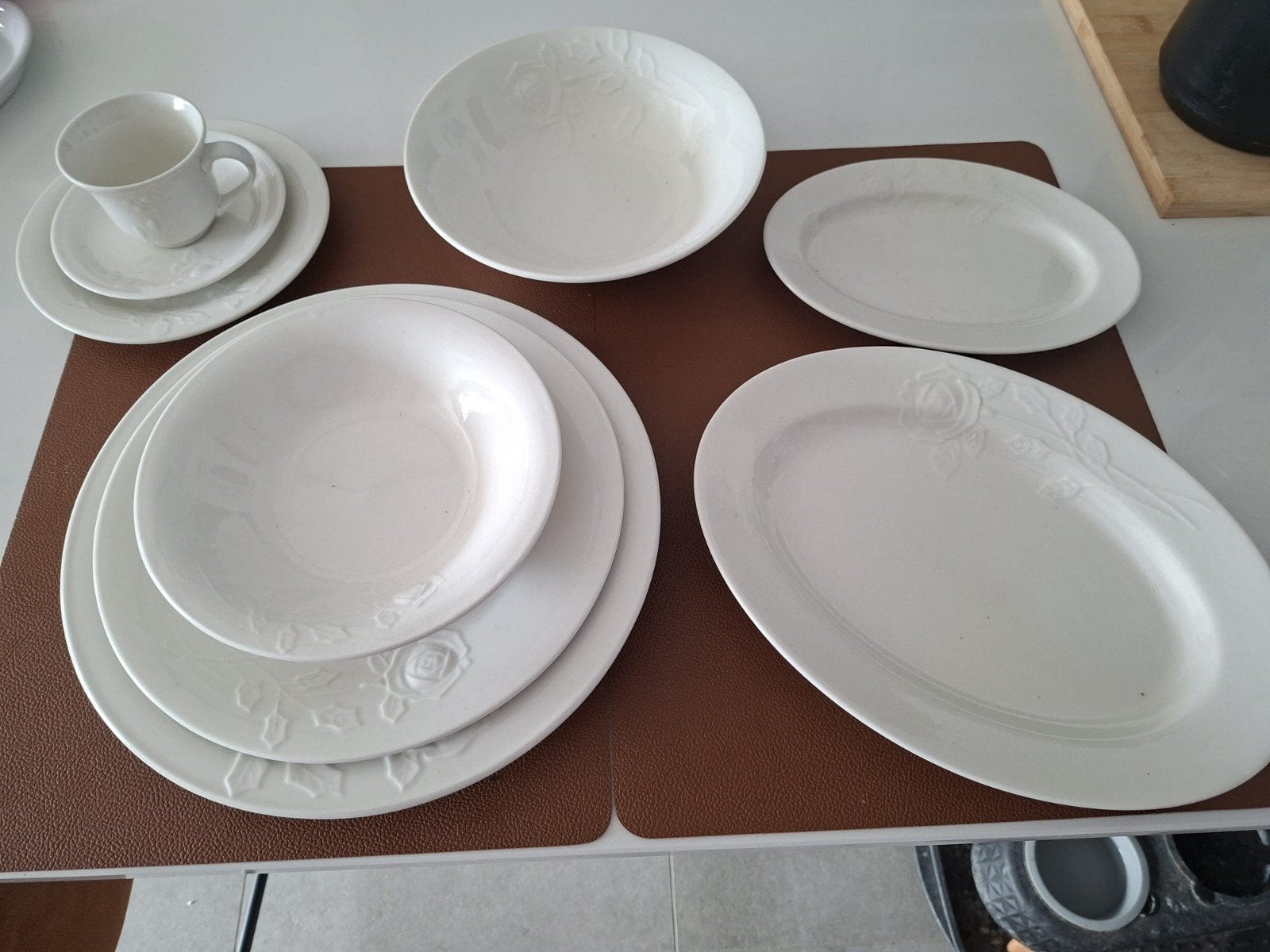 eetservies en koffieservies, Ophalen, Keramiek, Landelijk/Boerenbont, Nieuw