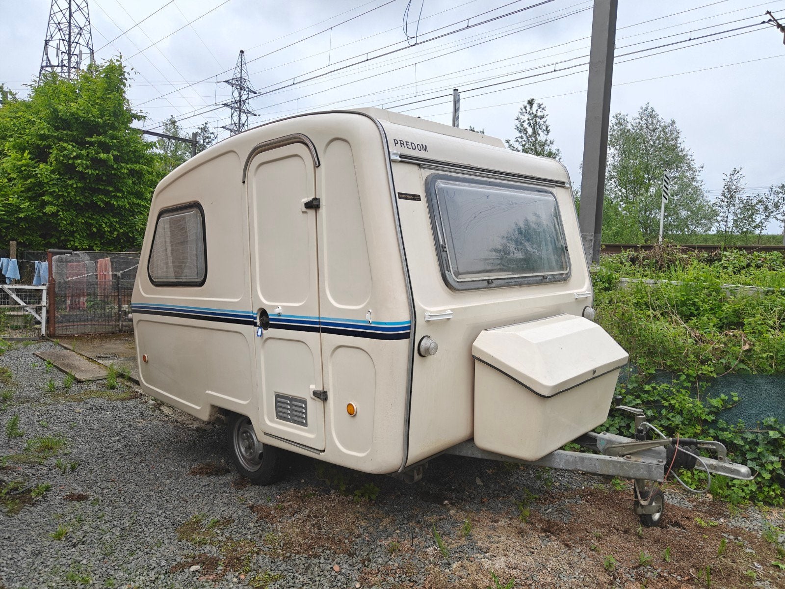 Predom caravan goeie staat zonder keuring, Caravans en Kamperen, Caravans, Particulier, Radio, Predom