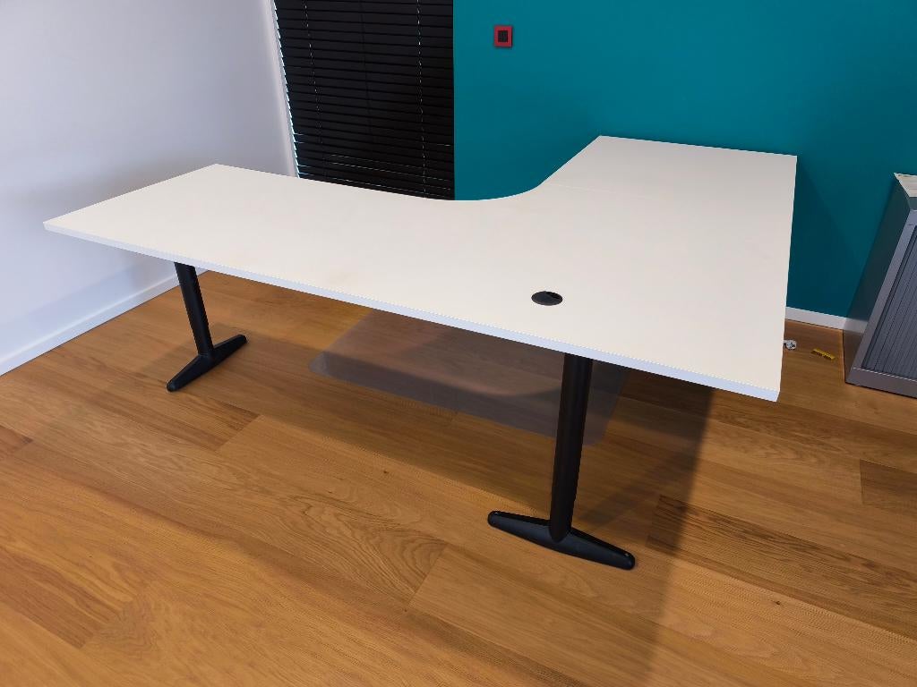 Bureau hoek, wit, Ophalen, In hoogte verstelbaar, Zo goed als nieuw