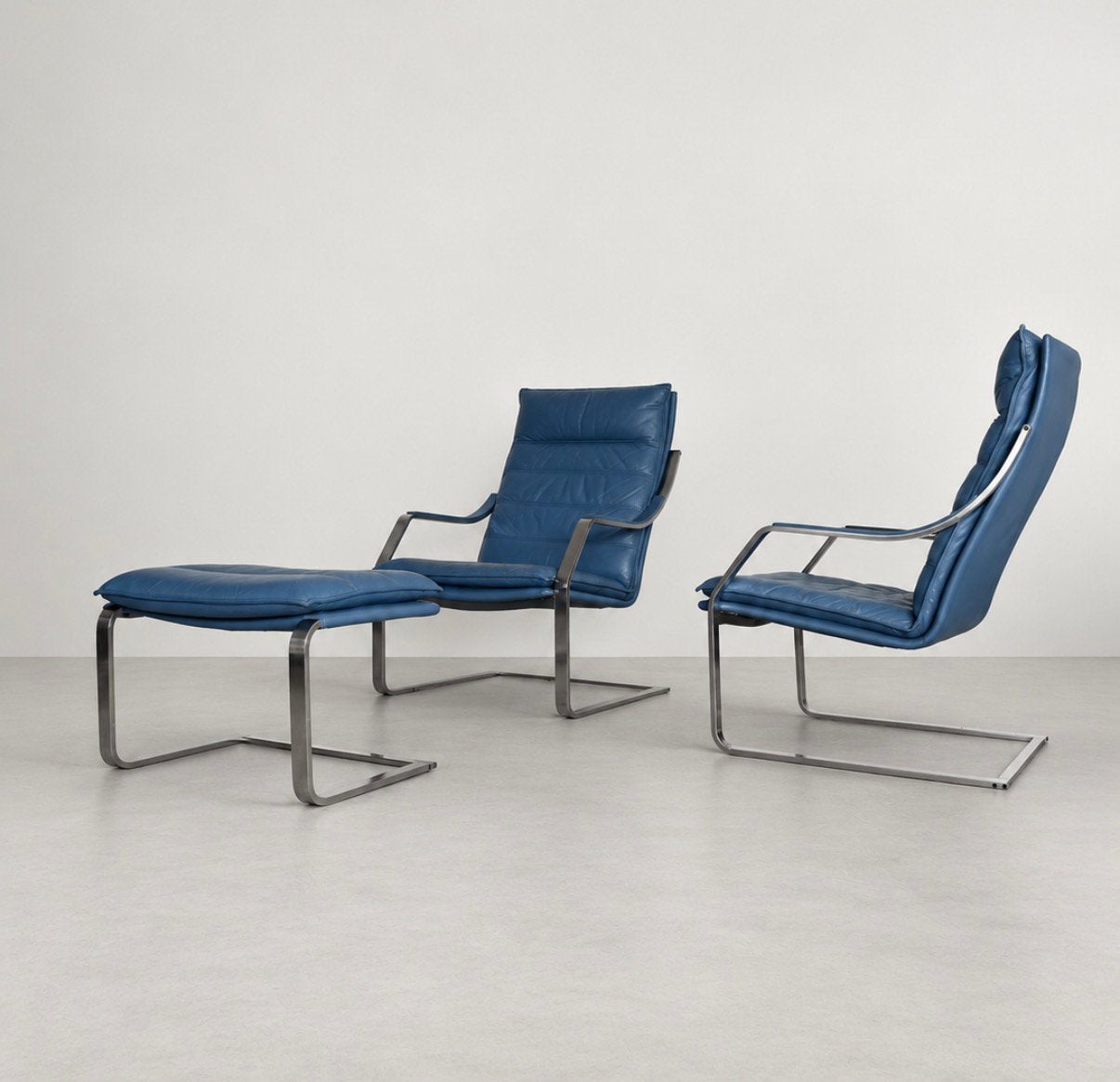2x Vintage ArtCollection Komet lounge chairs and Ottoman, Ophalen