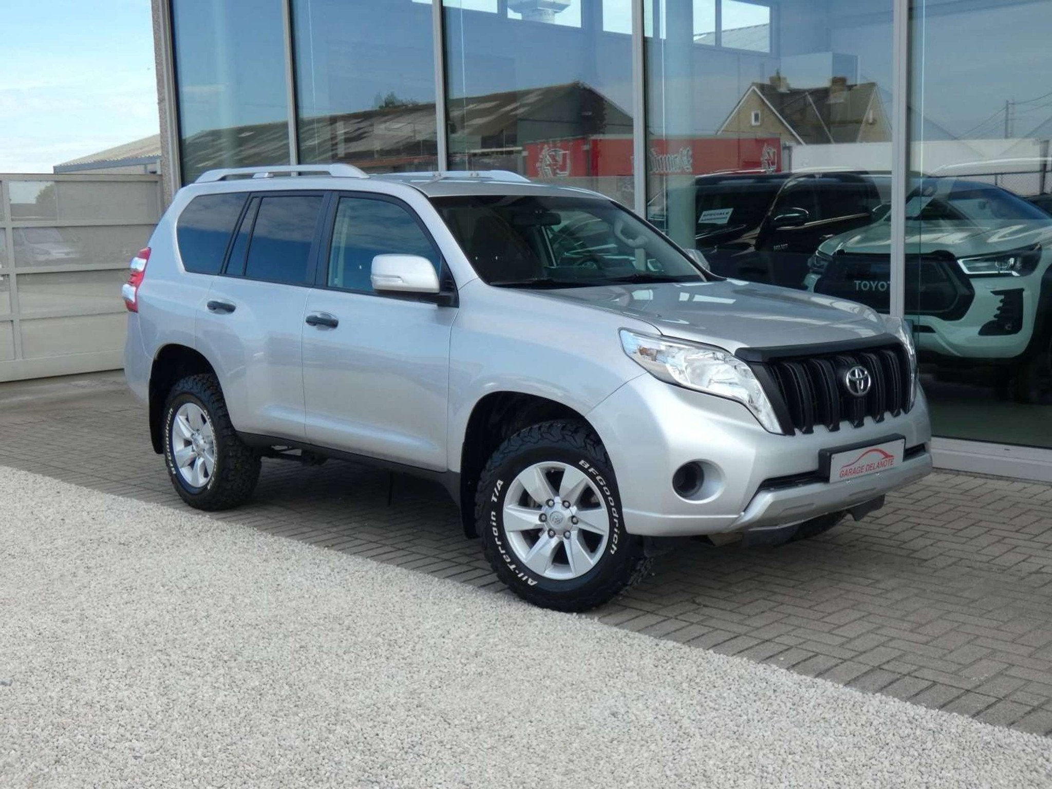 Toyota Land Cruiser AUTOMAAT *31322+btw* +Lichte vracht +Cam, Autos, Toyota, 177 ch, Argent ou Gris, Achat, Euro 6