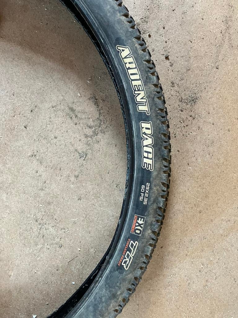 Set maxxis ardent race 29x2.35 tubeless, Fietsen en Brommers, Ophalen of Verzenden, Zo goed als nieuw
