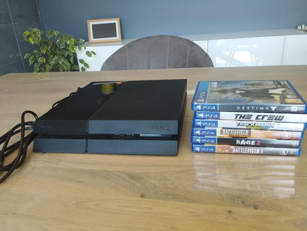 Playstation 4  + 6 spelletjes, Games en Spelcomputers, Spelcomputers | Sony PlayStation 4, Ophalen of Verzenden