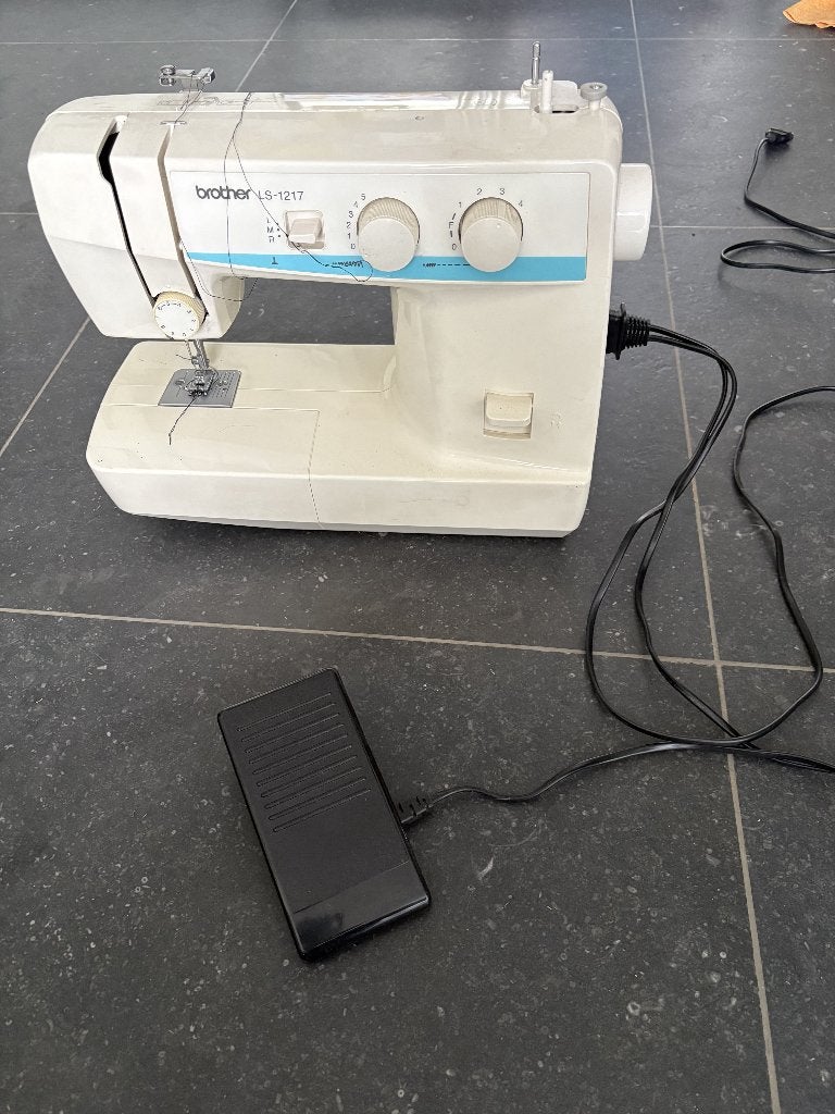 Naaimachine Brother LS1217, Hobby en Vrije tijd, Naaimachines en Toebehoren, Ophalen, Zo goed als nieuw, Naaimachine, Brother