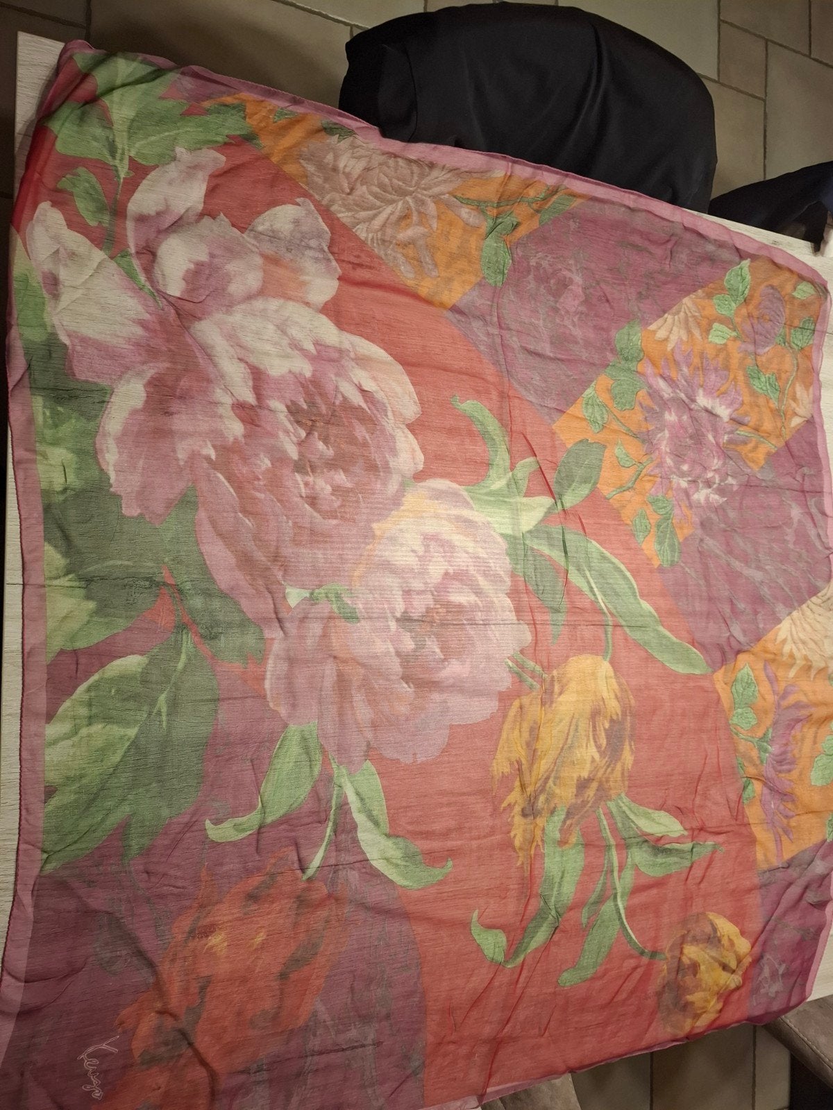 Zijde sjaal/silc scarf Kenzo, Enlèvement