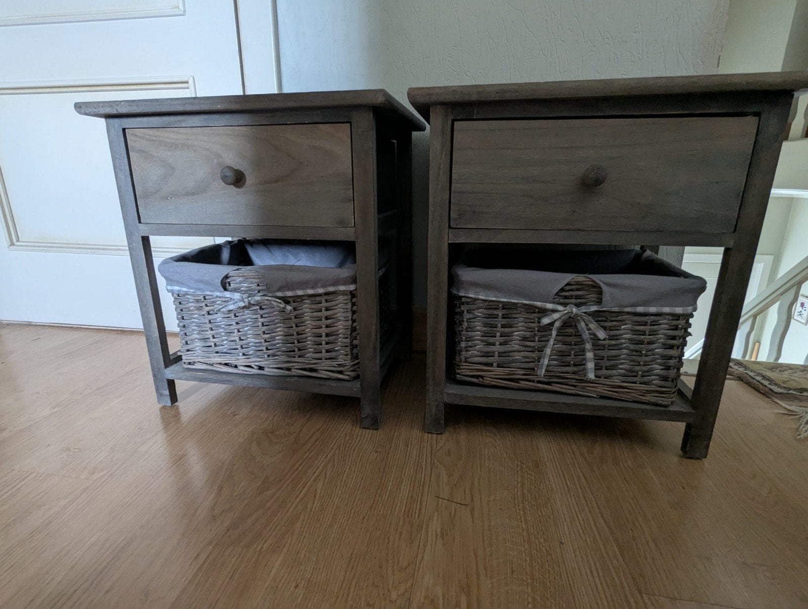2 schattige nachtkastjes met manden, Ophalen, Gebruikt, Minder dan 45 cm, 55 tot 70 cm