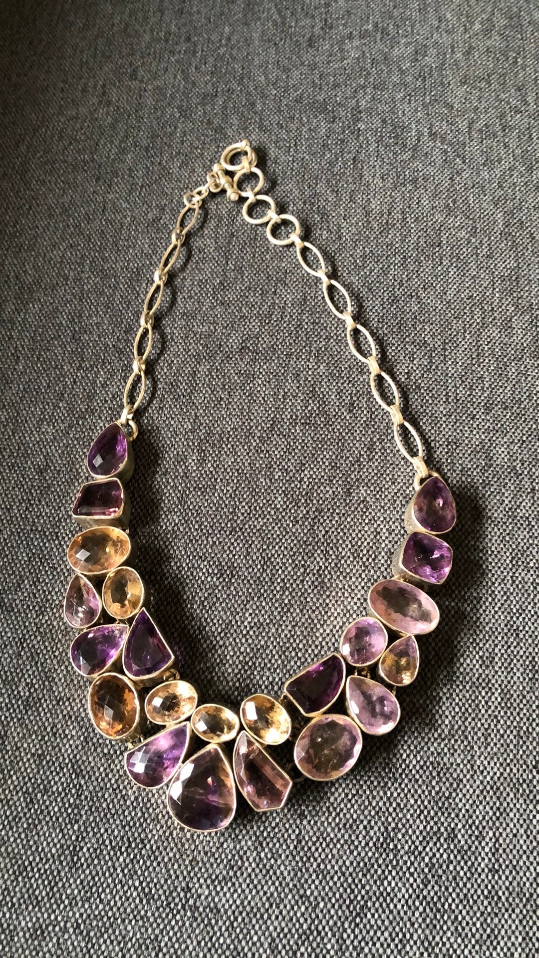 Collier pierres natutelles améthystes Quartz gris, Enlèvement ou Envoi, Comme neuf, Gris