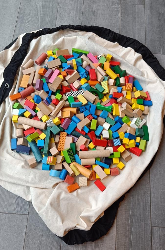 Houten bouwblokken, Ophalen