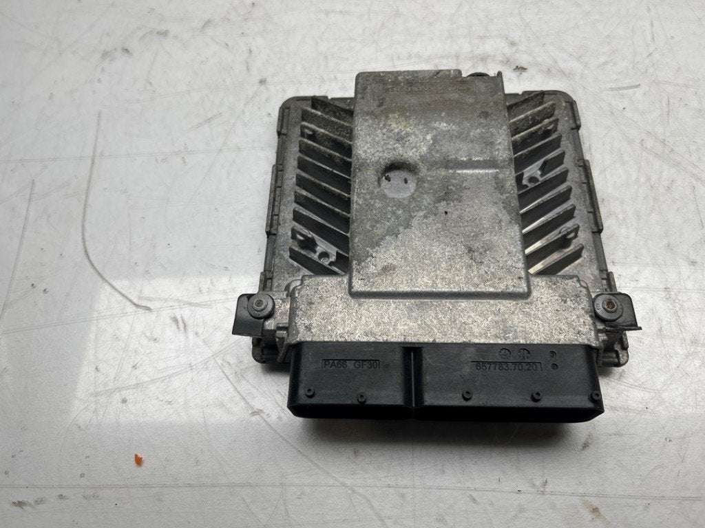 CALCULATEUR MOTEUR ECU Passat Variant 4Motion (3C5), Autos : Pièces & Accessoires, Électronique & Câbles, Volkswagen, Volkswagen AG