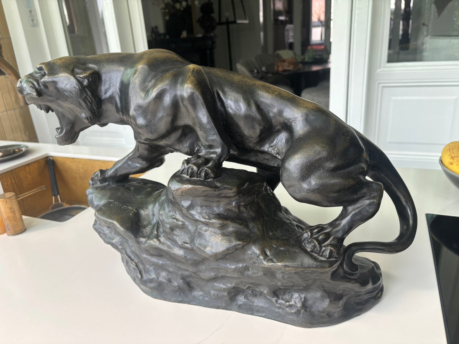 Antiek bronzen beeld gesigneerd T.Cartier, Ophalen, Zo goed als nieuw