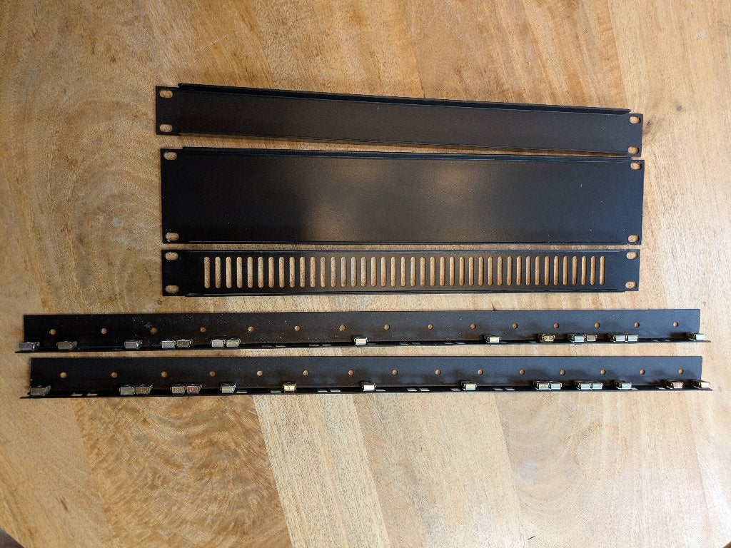Set van 3 afdekplaten en rails, Audio, Tv en Foto, Ophalen, Zo goed als nieuw, Audio