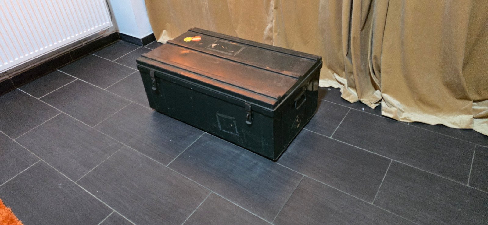Grand coffre métallique ancien – 90  50  45 cm –, Enlèvement ou Envoi
