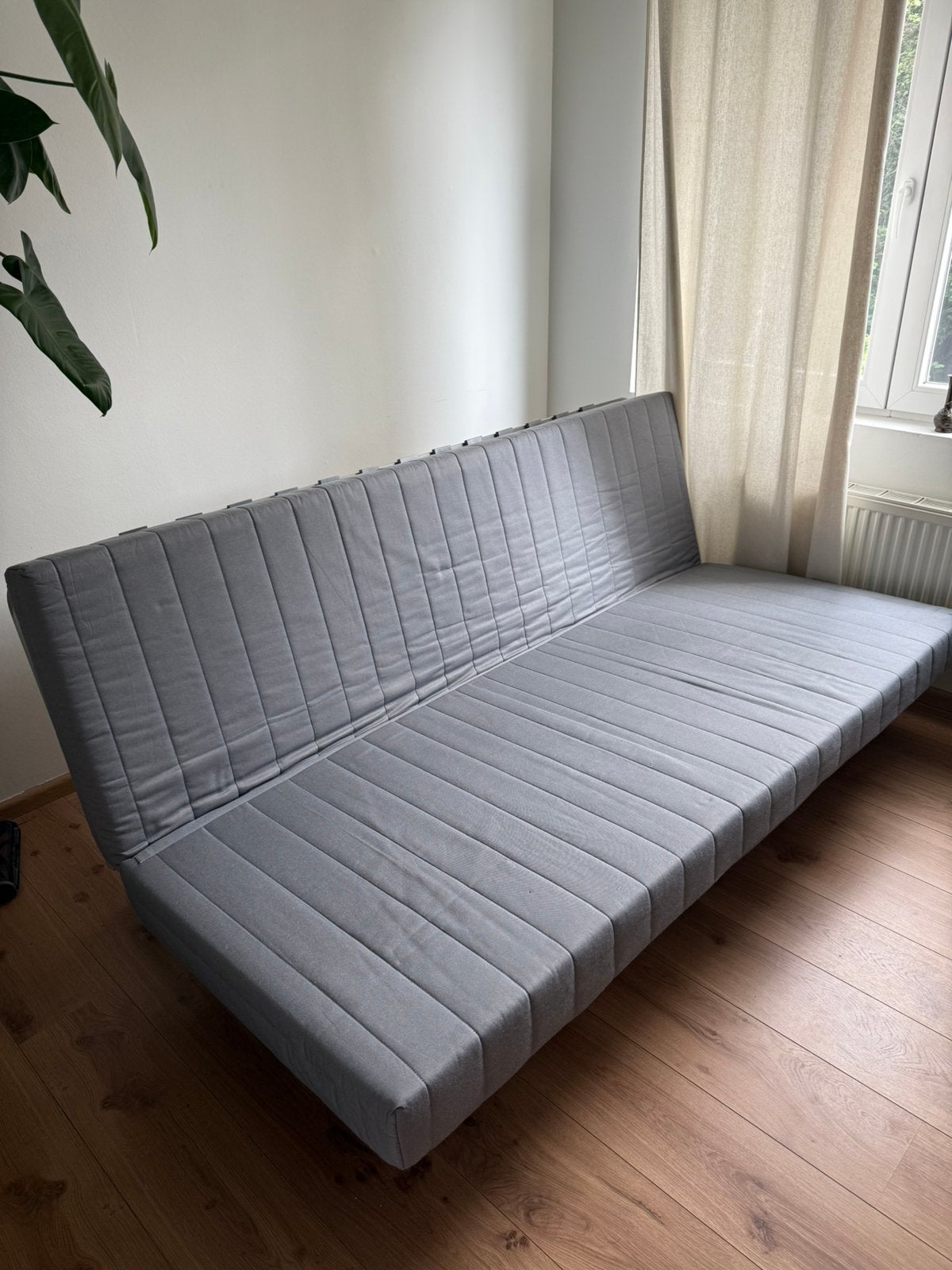 Slaapbank grijs, Huis en Inrichting, Slaapkamer | Slaapbanken, Ophalen, Zo goed als nieuw, Grijs