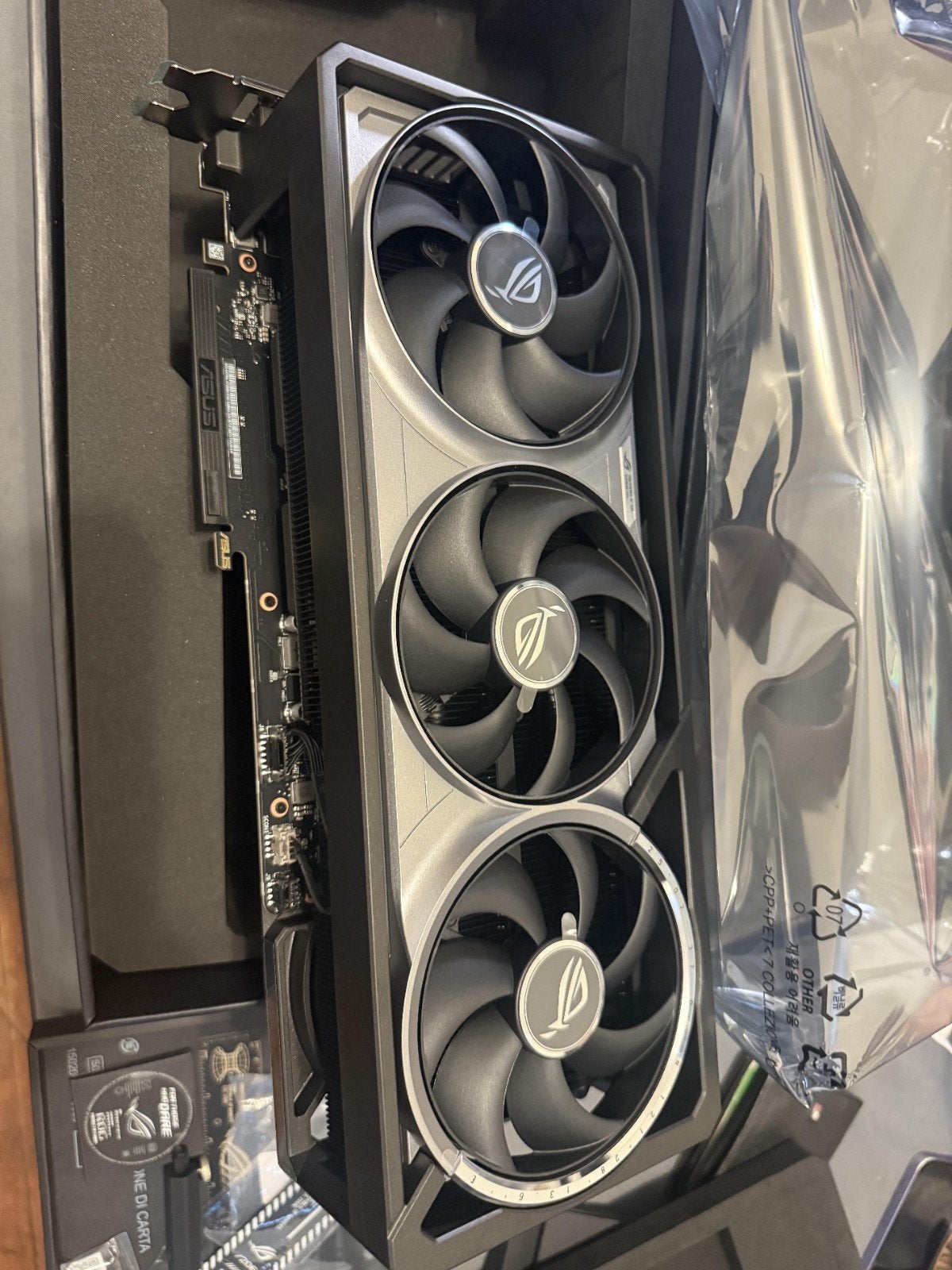 rtx 5080 asus rog astral, Enlèvement