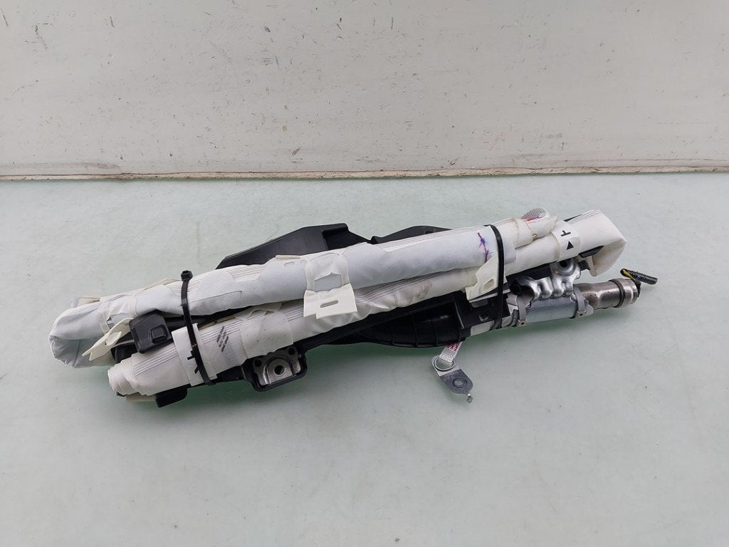 AIRBAG TOIT DROIT Toyota Aygo X (|621700H120|621700H121|), Kundenbetreuung@toyota.de, Toyota, Utilisé, Toyota-Allee 2
50858  Köln, DE