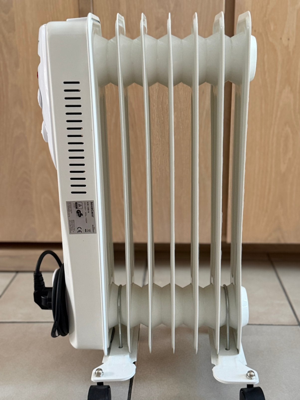 Olieradiator op wieltjes 1500watt, Huis en Inrichting, Ophalen, Zo goed als nieuw