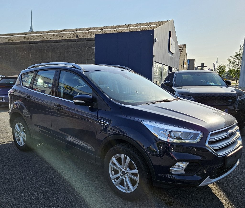 FORD KUGA 1.5 benzin airco navigatie cruise control trekhaak, Voorwielaandrijving, Startonderbreker, Stof, 1498 cc