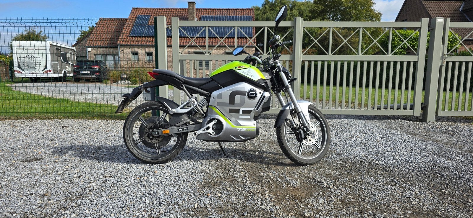echange ma moto contre vehicule ou proposer moi, Caravanes & Camping, Camping-cars, Jusqu'à 6, Diesel, Particulier, Carado