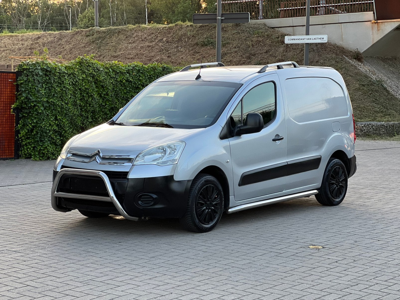 CITROEN BERLINGO / 155.000 KM / 2013 / AUTOMAAT / 3 ZIT ., Auto's, Stof, Zwart, Citroën, Diesel