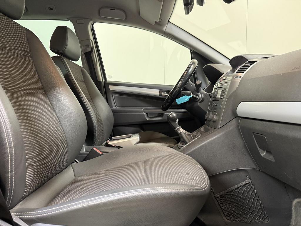 Opel Zafira 1.9 CDTI - 7 pl - Airco - GPS - Export!, 0 kg, Monovolume, Zwart, 4 cilinders