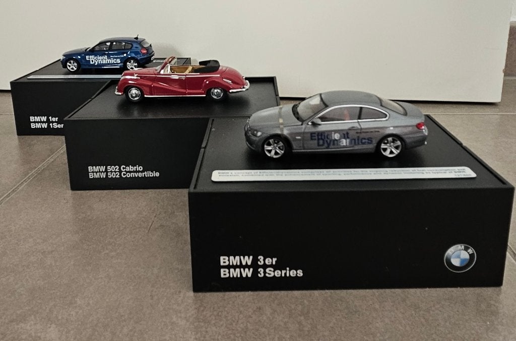 Lot 3 voitures miniatures BMW officielles (1/43), Enlèvement, Neuf, Voiture, Autres marques