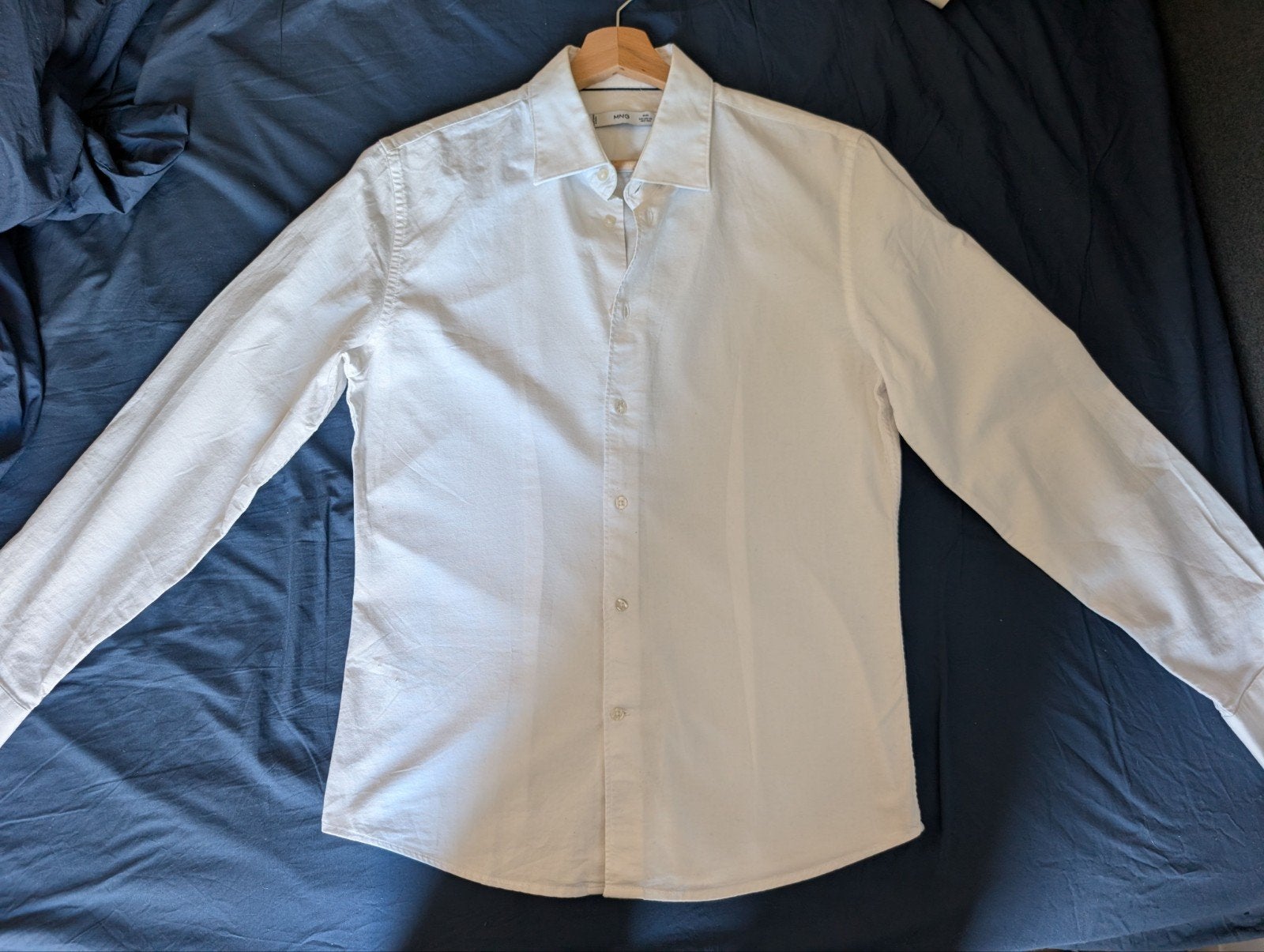Mango white long sleeve button-down shirt, Vêtements | Hommes, Chemises, Comme neuf, Blanc, Mango Man, Tour de cou 38 (S) ou plus petit