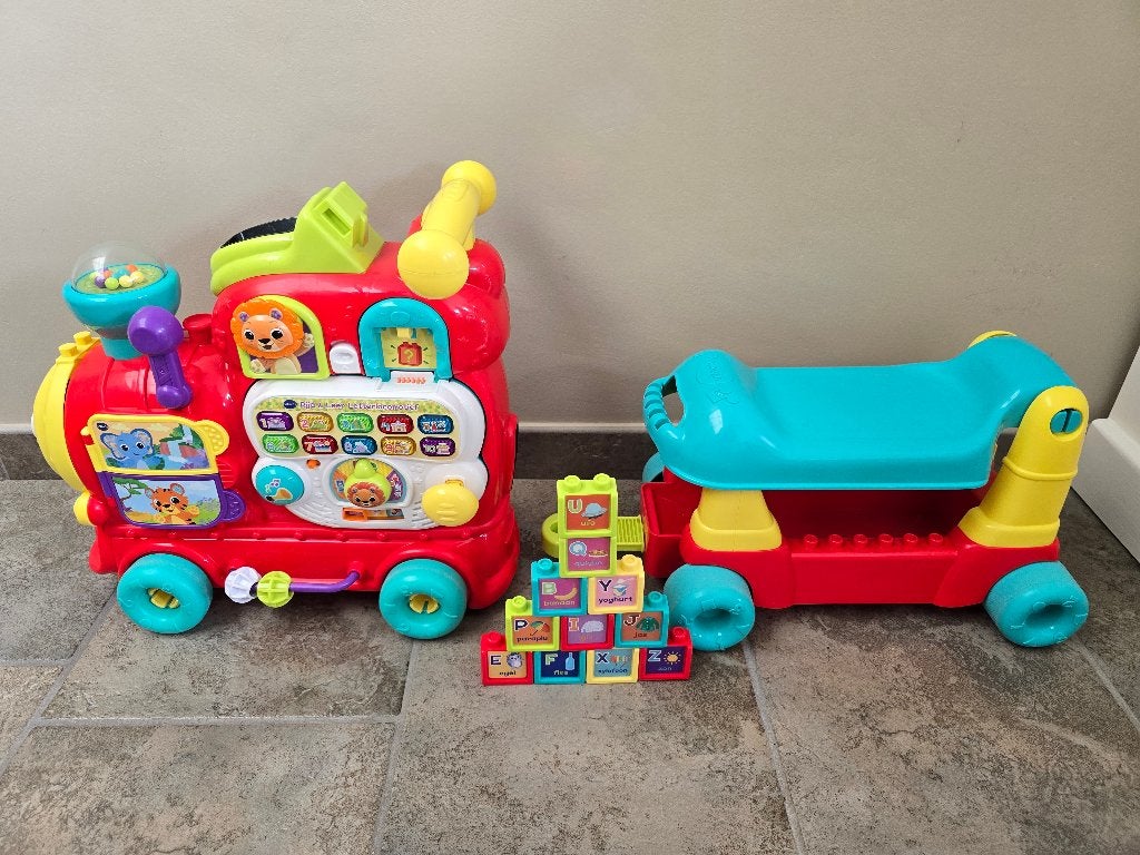 Vtech leertrein met blokken en geluid., Ophalen of Verzenden, Zo goed als nieuw, 6 maanden tot 2 jaar