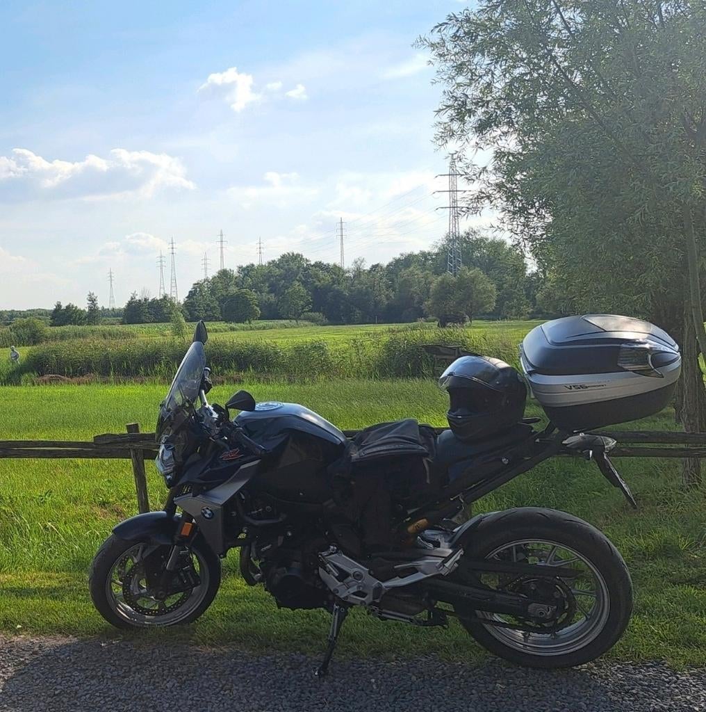 BMW F900 R