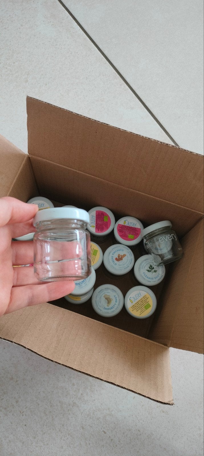 Gratis shot potjes, Ophalen