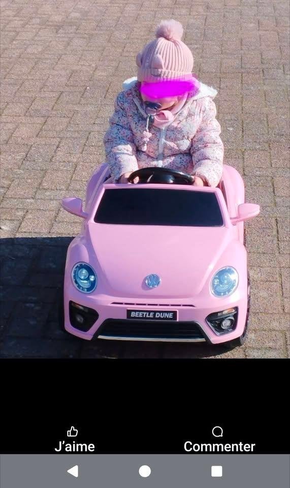 voiture électrique + télécommande . couleur rose, Enfants & Bébés, Jouets | Véhicules en jouets, Enlèvement, Comme neuf, Télécommande