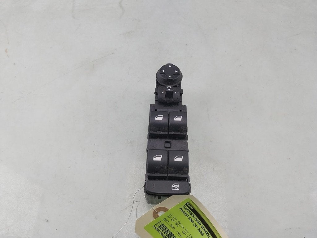 RAAMSCHAKELAAR 5008 II (M4 / MC / MJ / MR) (|98319739ZD|), Kontakt-peugeot@peugeot.com, Gebruikt, Peugeot Deutschland GmbH, Bahnhofsplatz
65423  Rüsselsheim, DE