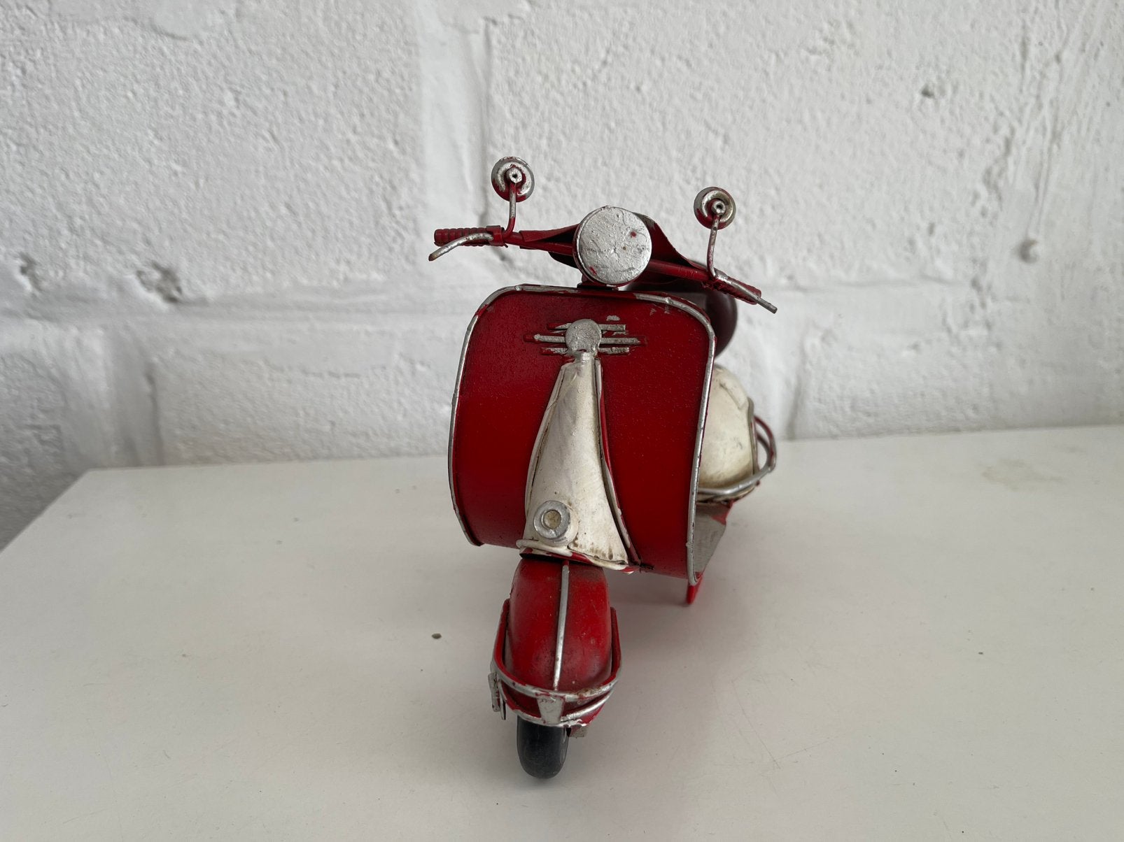 Metalen Retro Vespa Schaalmodel–Vintage Rood-Witte Decoratie, Ophalen