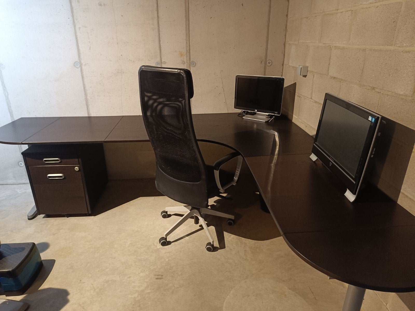 Galant hoekbureau in zeer nette staat incl. ladeblok, Huis en Inrichting, Ophalen, IKEA, Hout, Hoekbureau