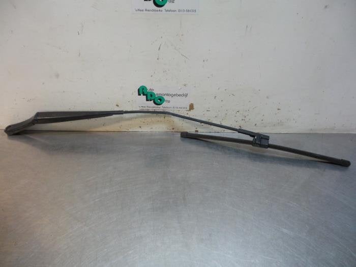 Ruitenwisserarm voor van een Volkswagen Caddy (Caddy 04-), Gebruikt, -, Volkswagen, -