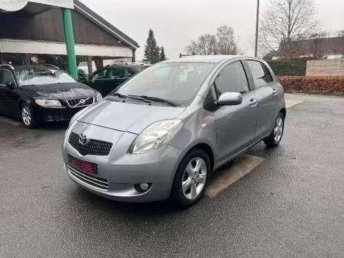 toyota yaris 1.3 AUTOMAAT/autohandel/export, Argent ou Gris, 1298 cm³, Entreprise, https://public.car-pass.be/vhr/d12f1f06-71ff-4ec4-a057-838309a7168a
