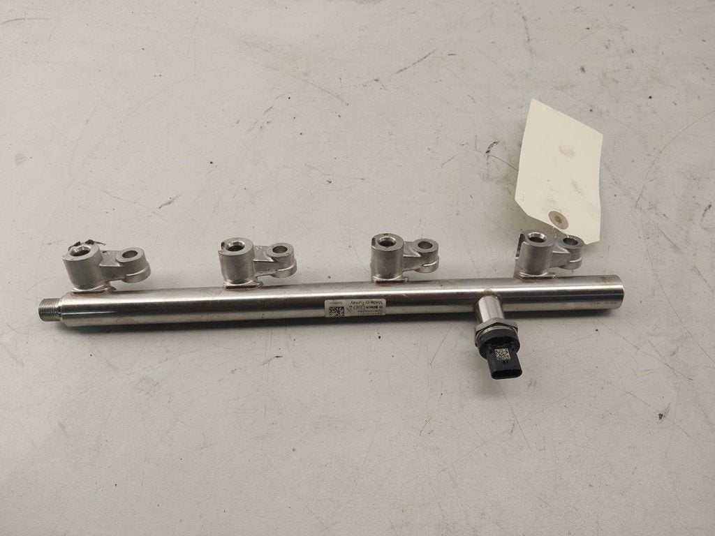 RAMPE D'INJECTION C (W206) (|A2540701400|A2540702500|), Robert Bosch AG, Mercedes-Benz, Utilisé, Robert-Bosch-Allee 1
74232  Abstatt, DE